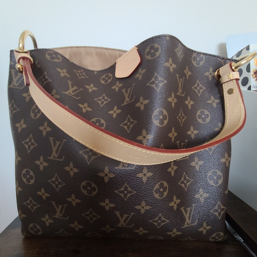 Louis Vuitton Graceful PM Tote Bag - Picture 4 of 16